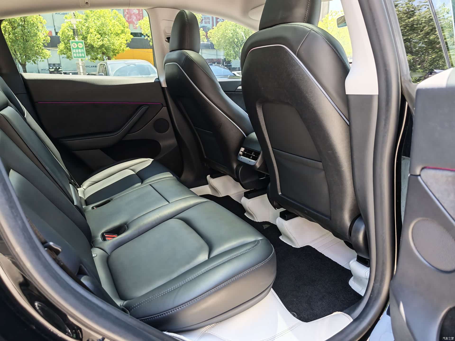 Tesla Model Y, 2023 10