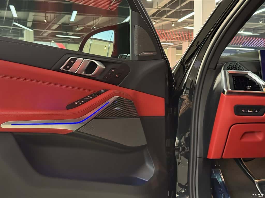 BMW X5, 2025 10