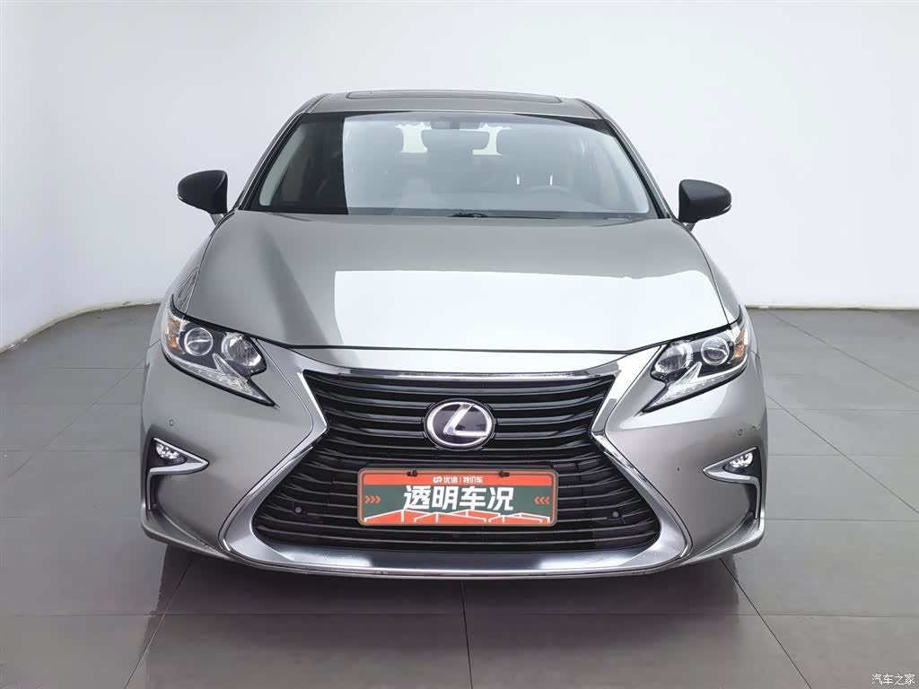 Lexus ES, 2016 3