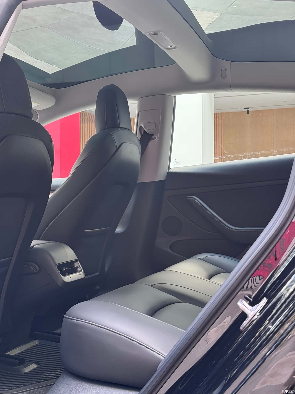 Tesla Model 3, 2022 11