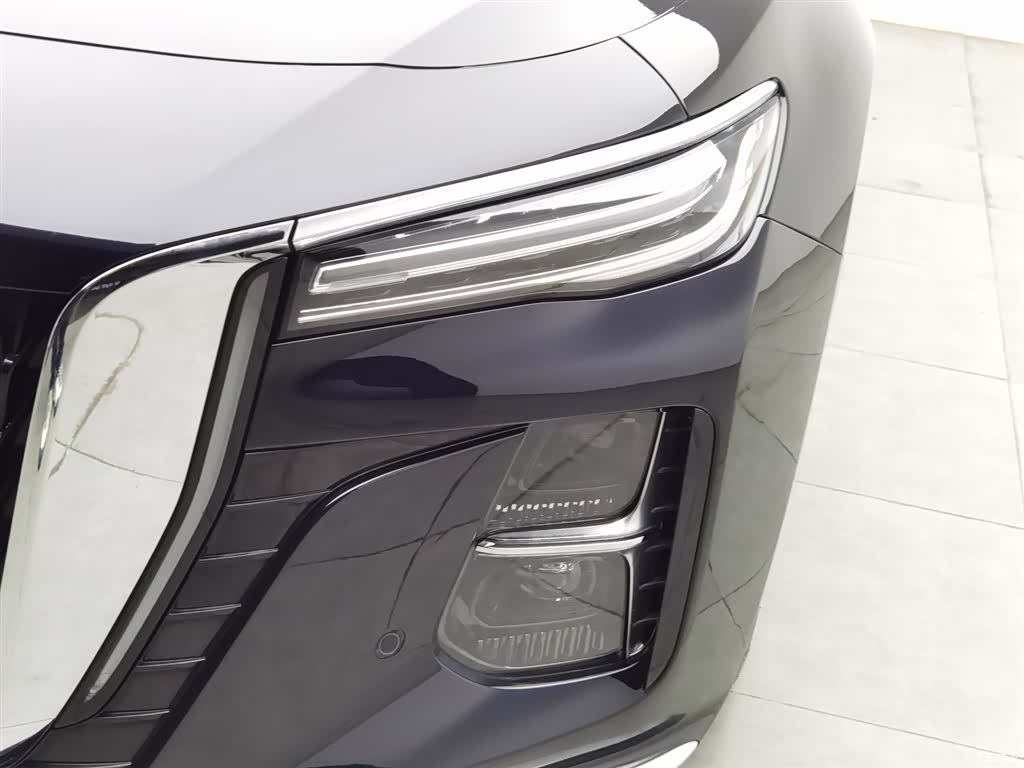 Hongqi H5, 2023 7
