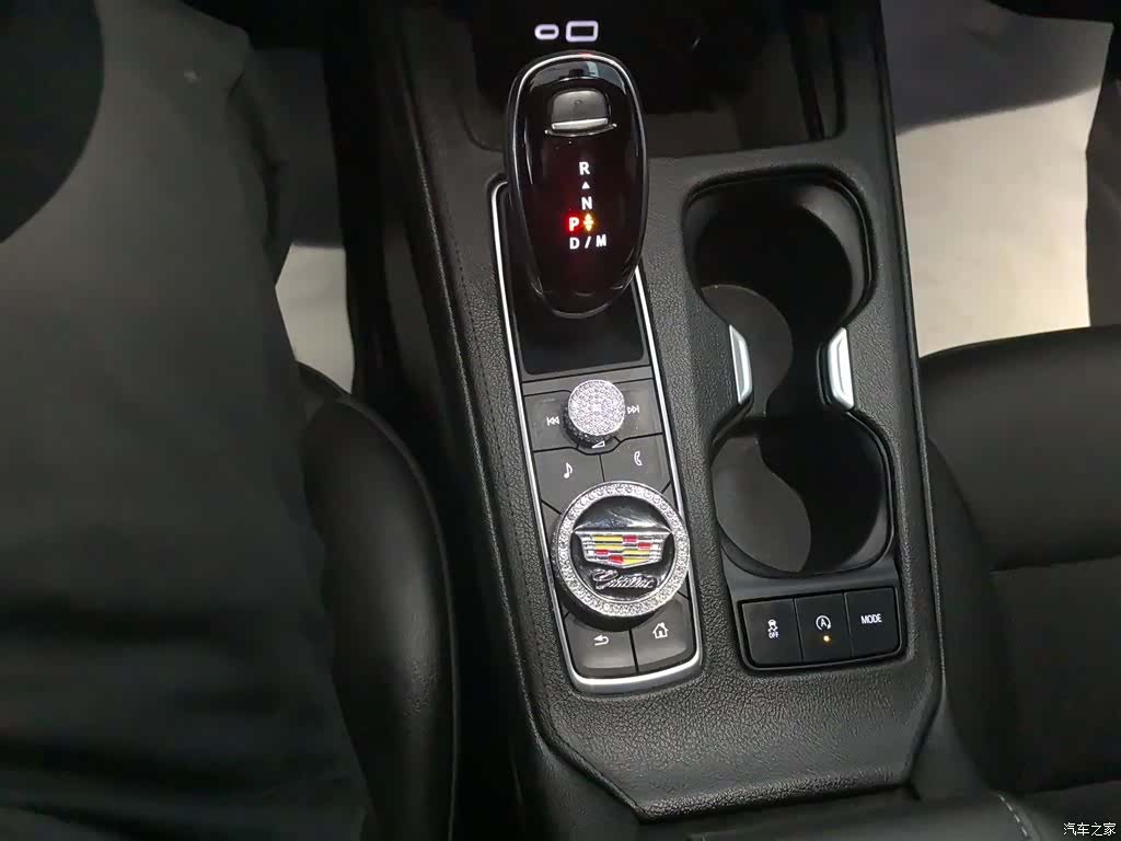 Cadillac XT4, 2022 10