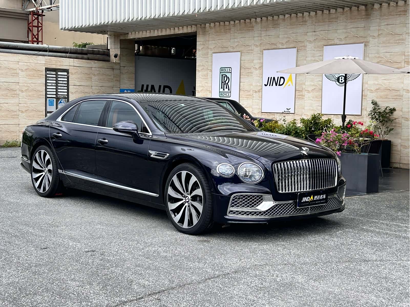 Bentley Flying Spur, 2021 1
