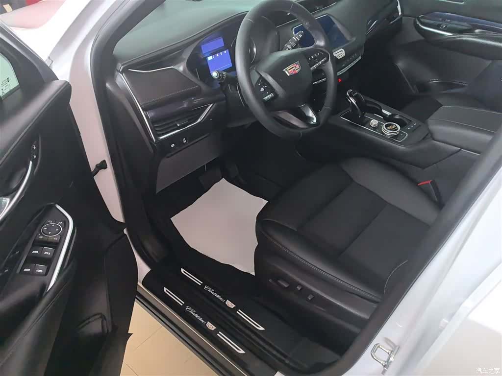 Cadillac XT4, 2022 12