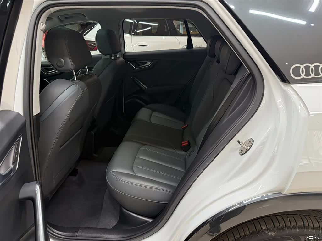 Audi Q2L, 2022 16