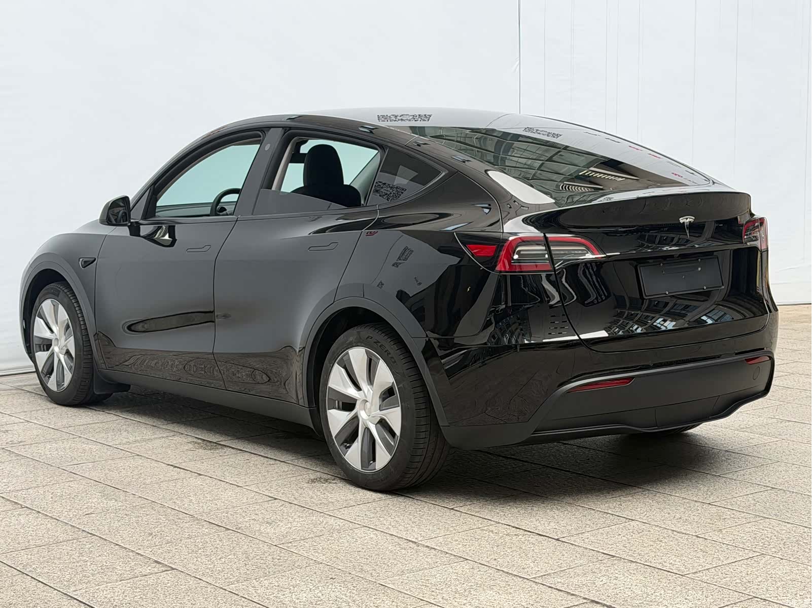 Tesla Model Y, 2023 17