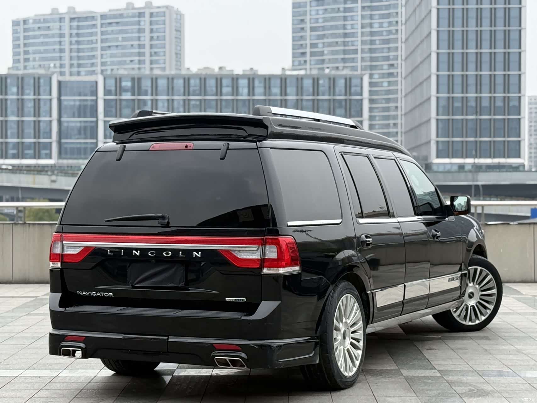 Lincoln Navigator, 2017 14