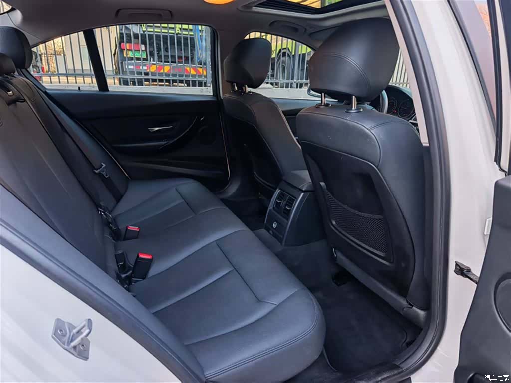 BMW 3 Series, 2016 13