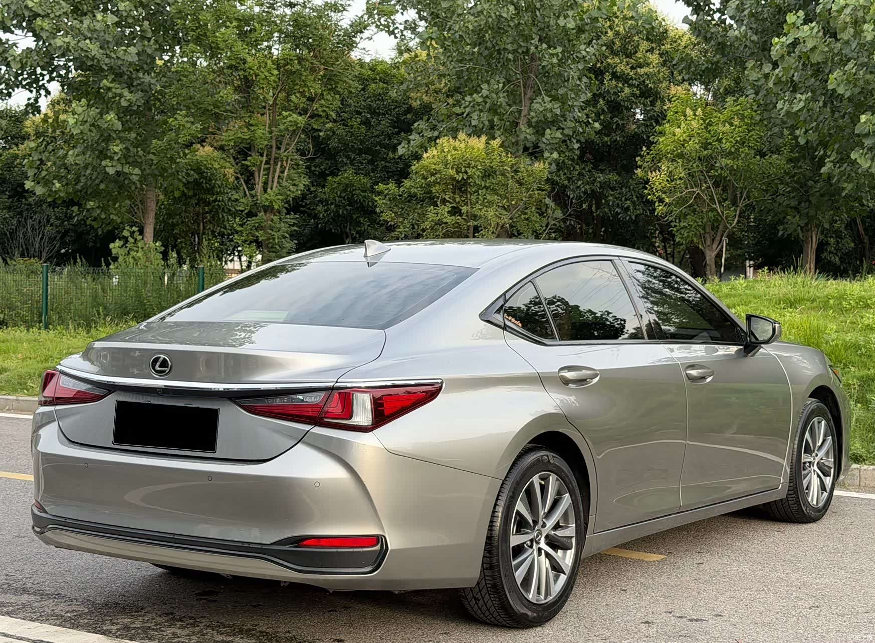 Lexus ES, 2020 16