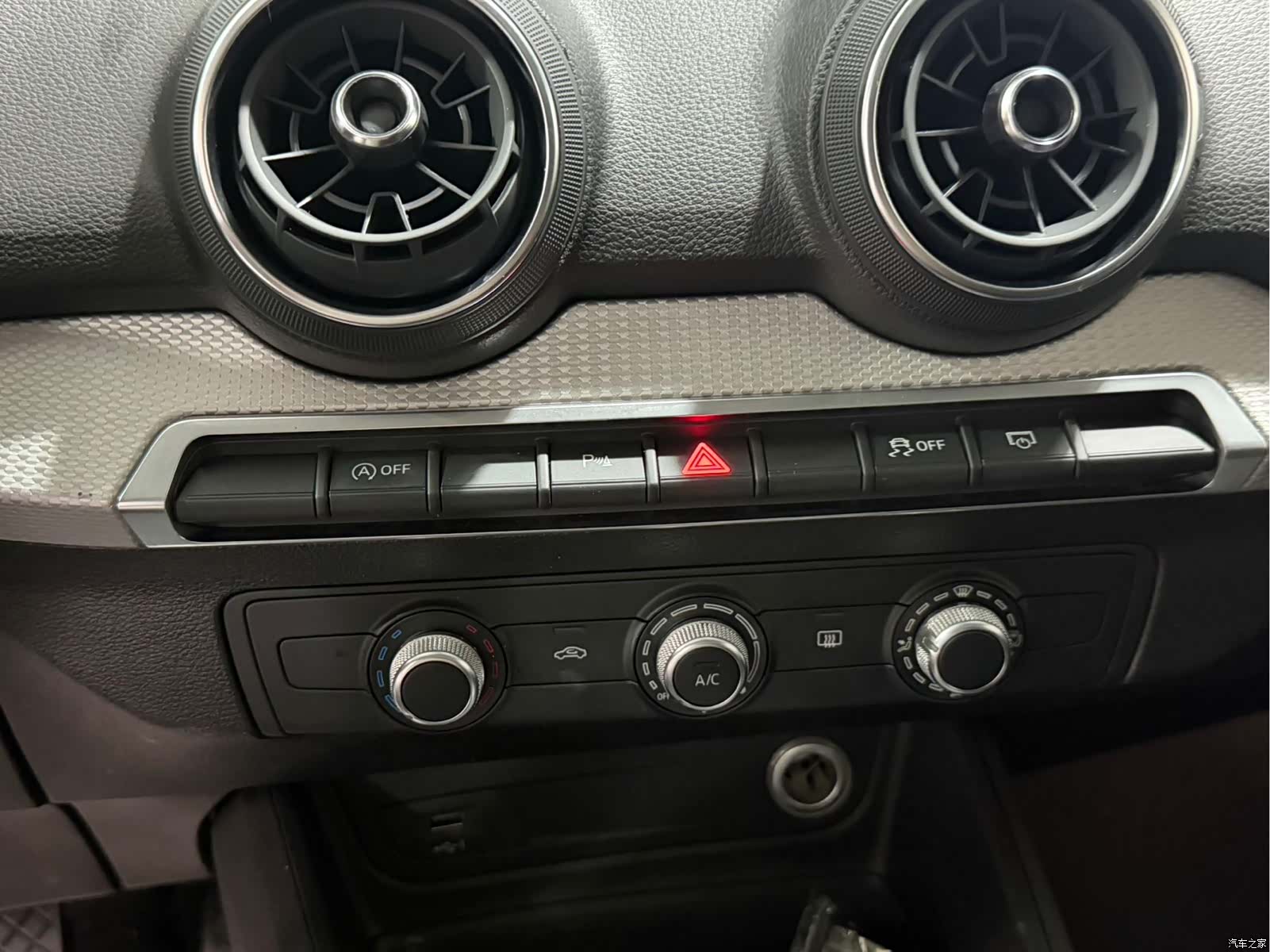 Audi Q2L, 2020 9