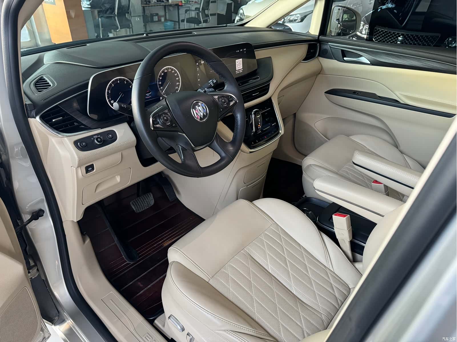 Buick GL8, 2023 9