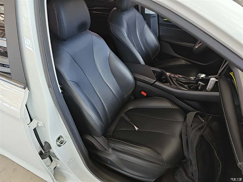 Roewe i5, 2022 25
