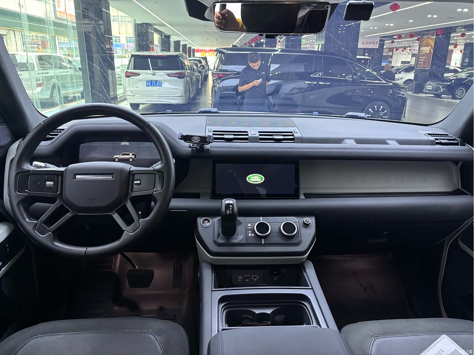 Land Rover Defender, 2022 6