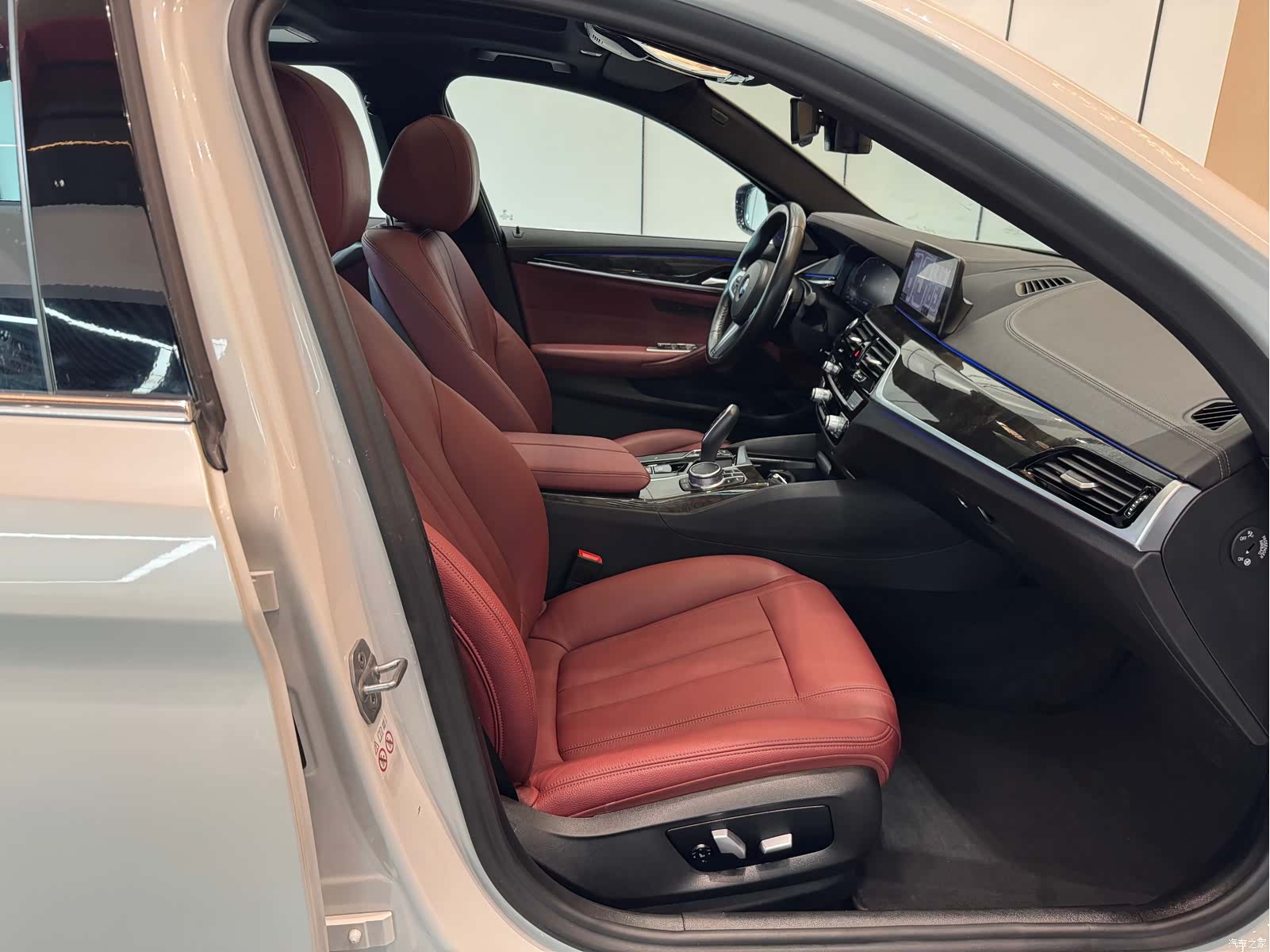 BMW 5 Series, 2020 11