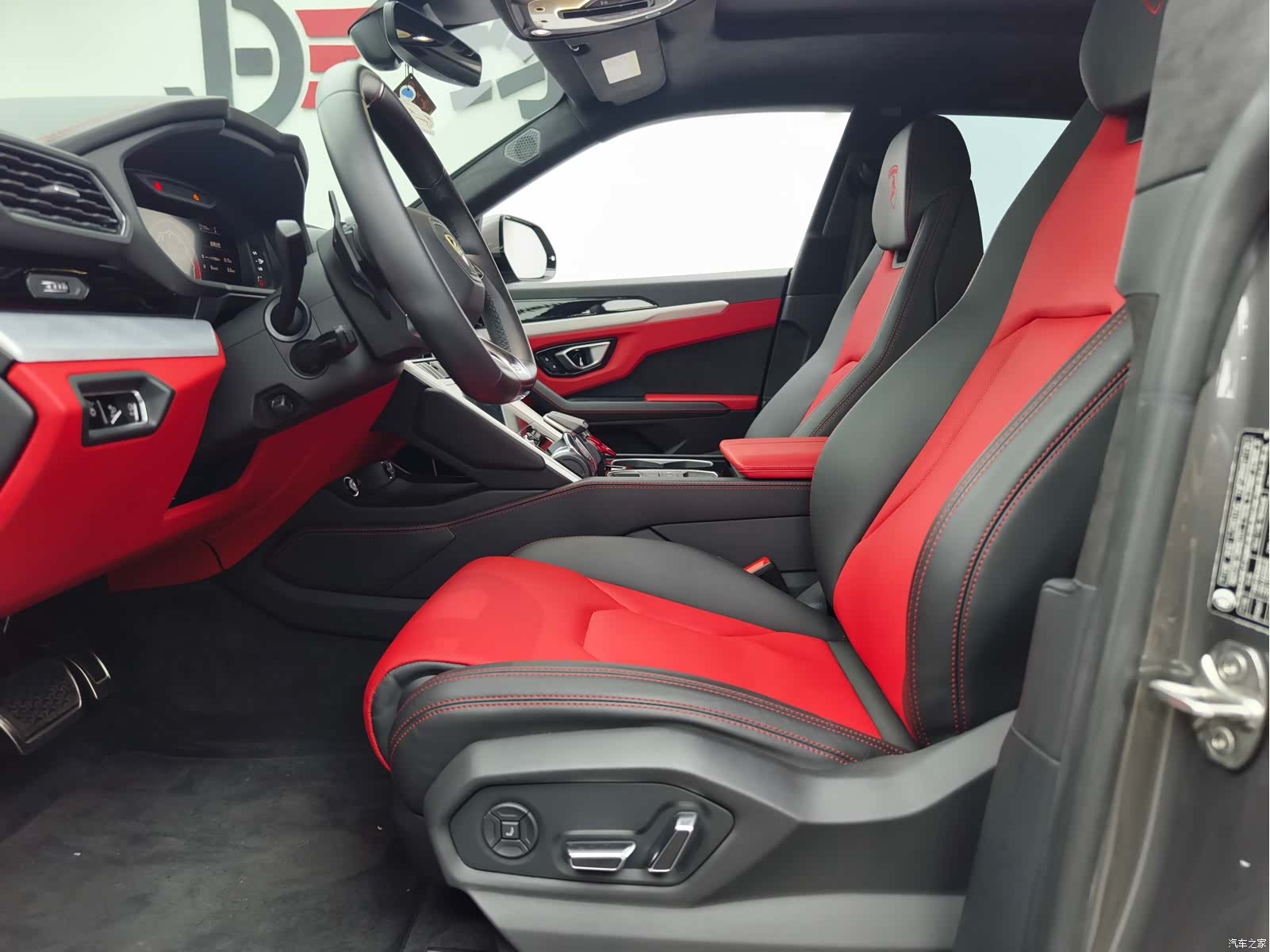 Lamborghini Urus, 2021 6