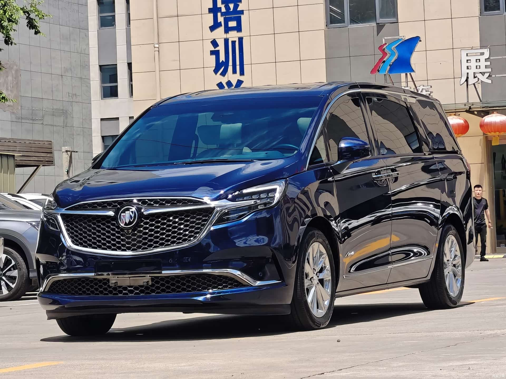 Buick GL8, 2022 1