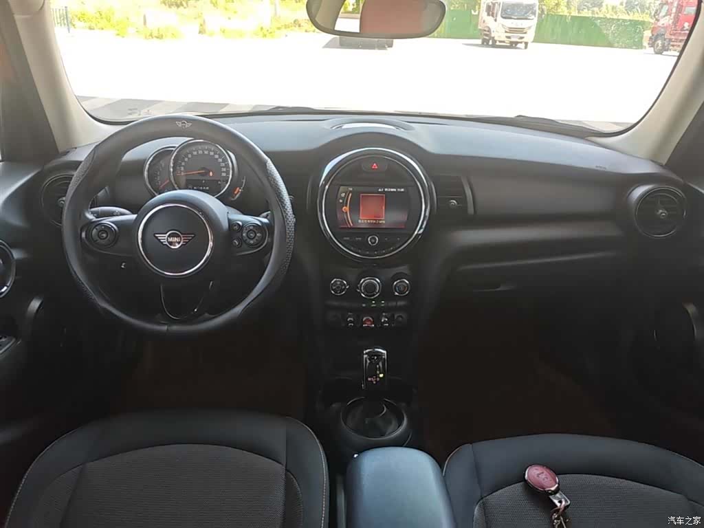 Mini ONE, 2019 10