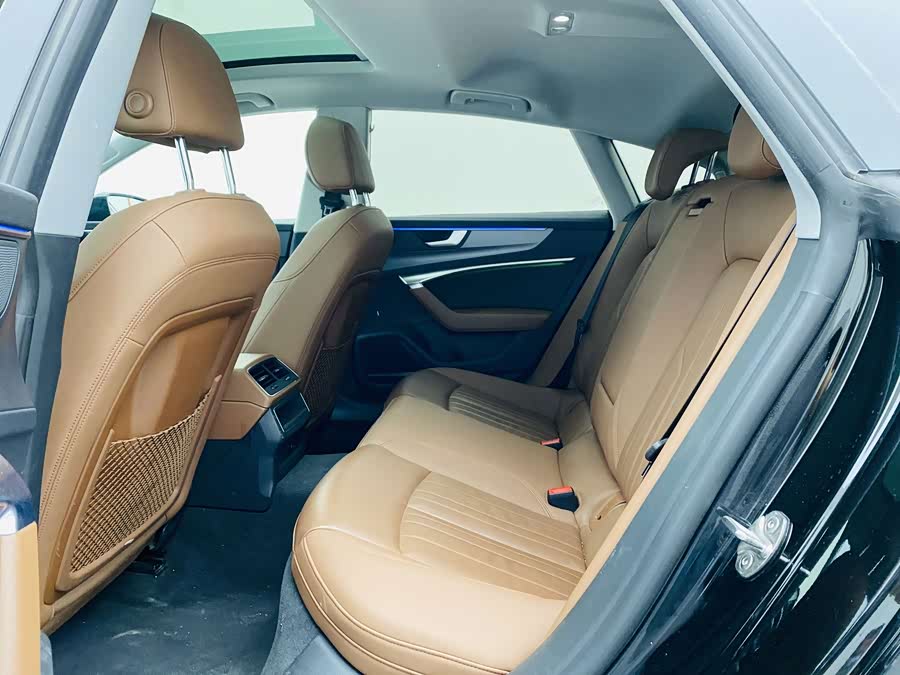 Audi A7 2021, фото 16