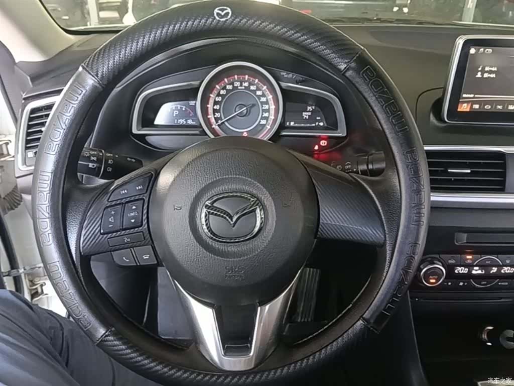 Mazda Mazda3, 2016 11