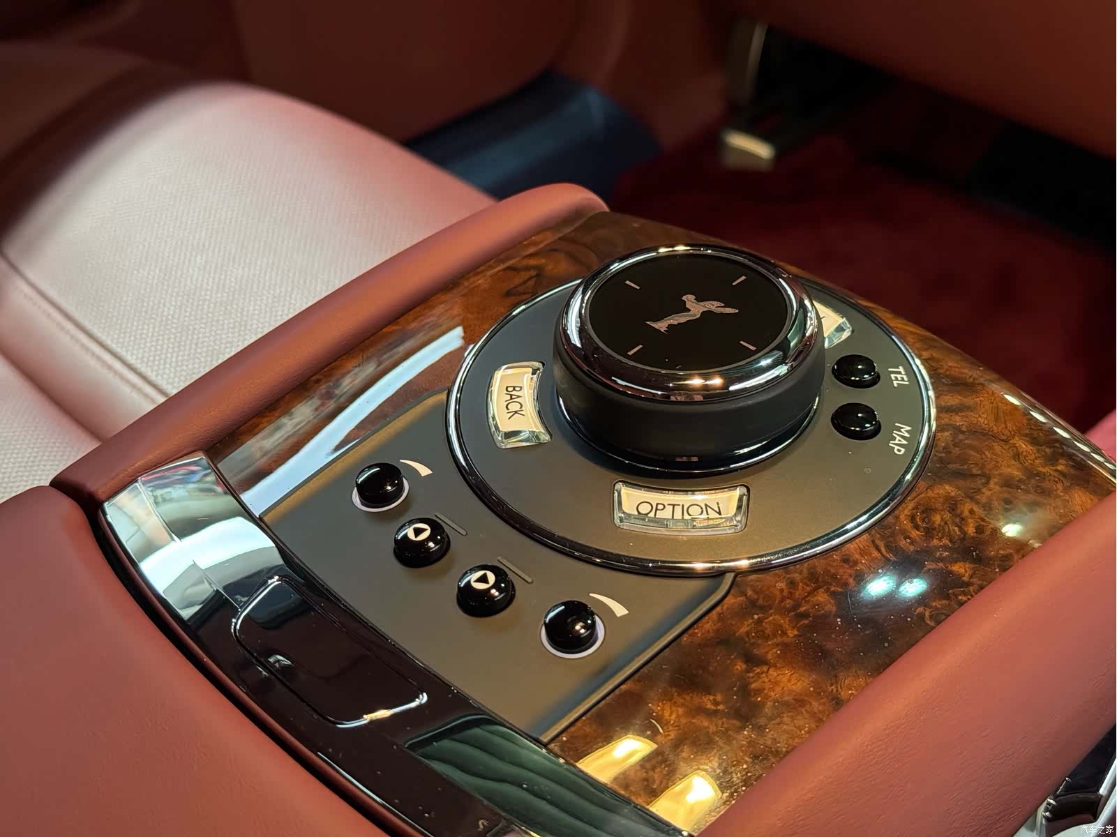 Rolls-Royce Ghost, 2015 17