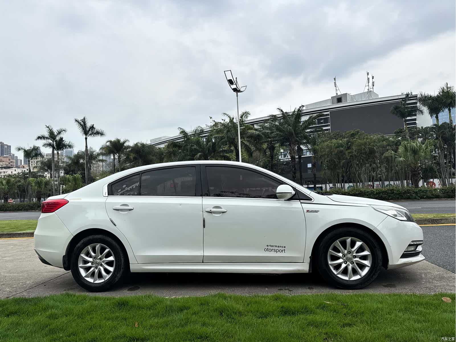 Zotye Z560, 2017 20