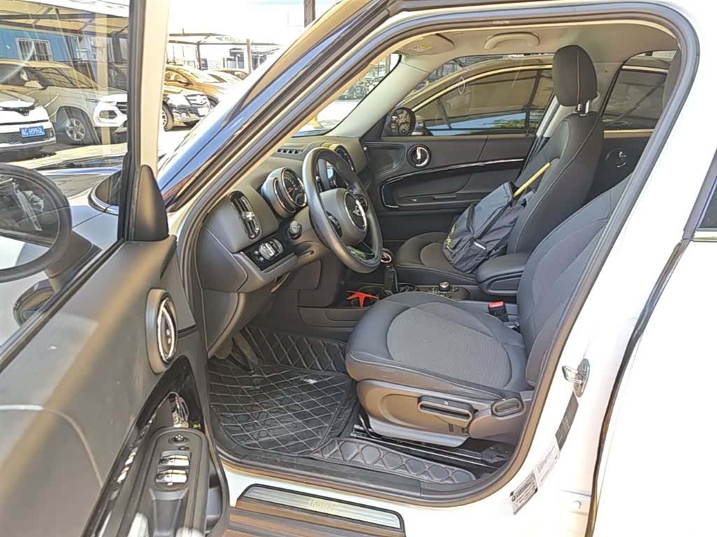 Mini Countryman, 2019 16