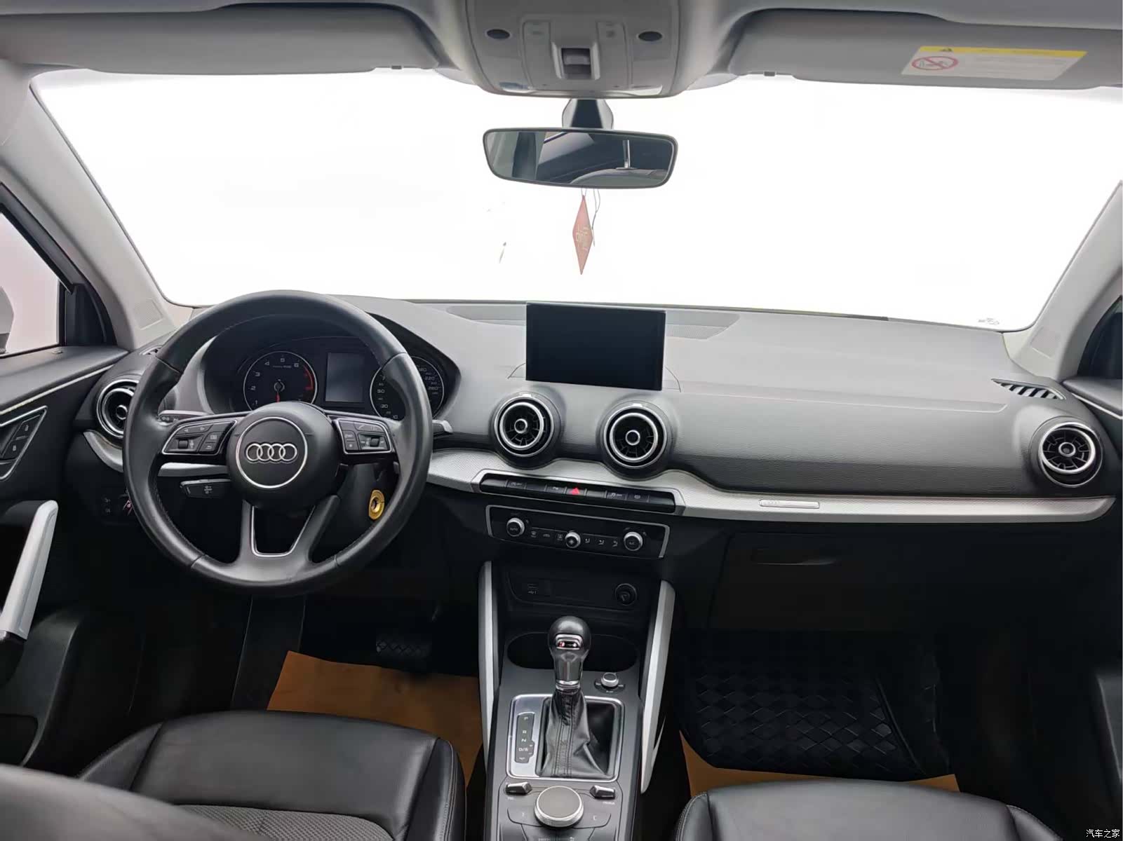 Audi Q2L, 2019 19