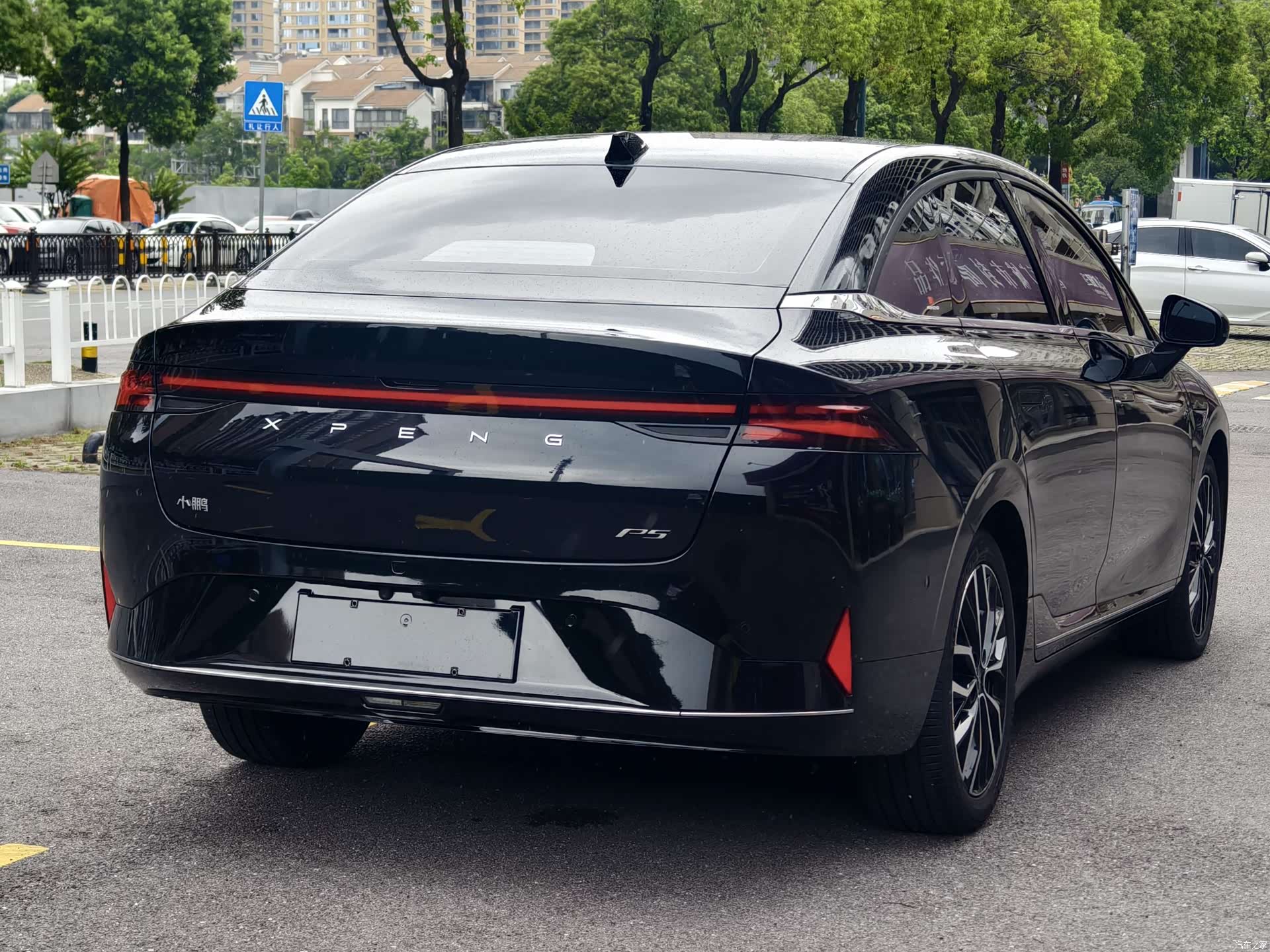 Xpeng P5, 2022 все фото