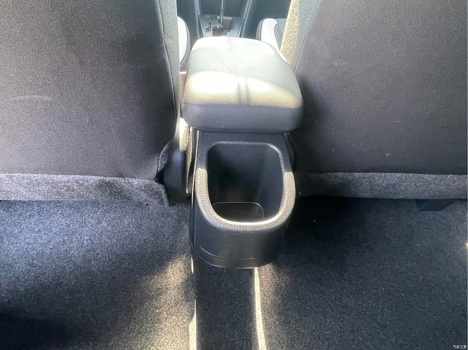 Toyota YARiS L, 2022 16