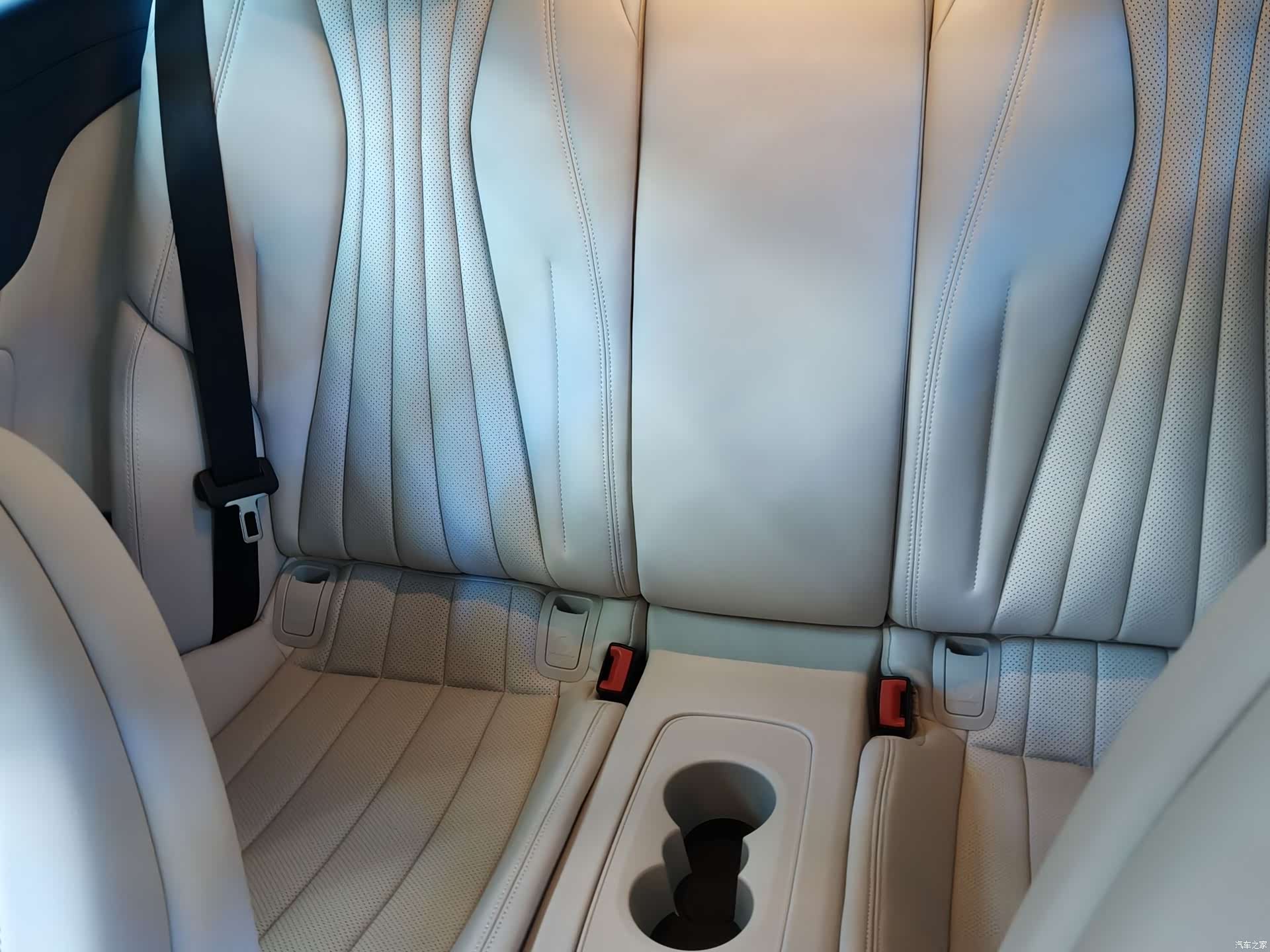 Mercedes-Benz E-Class, 2020 9