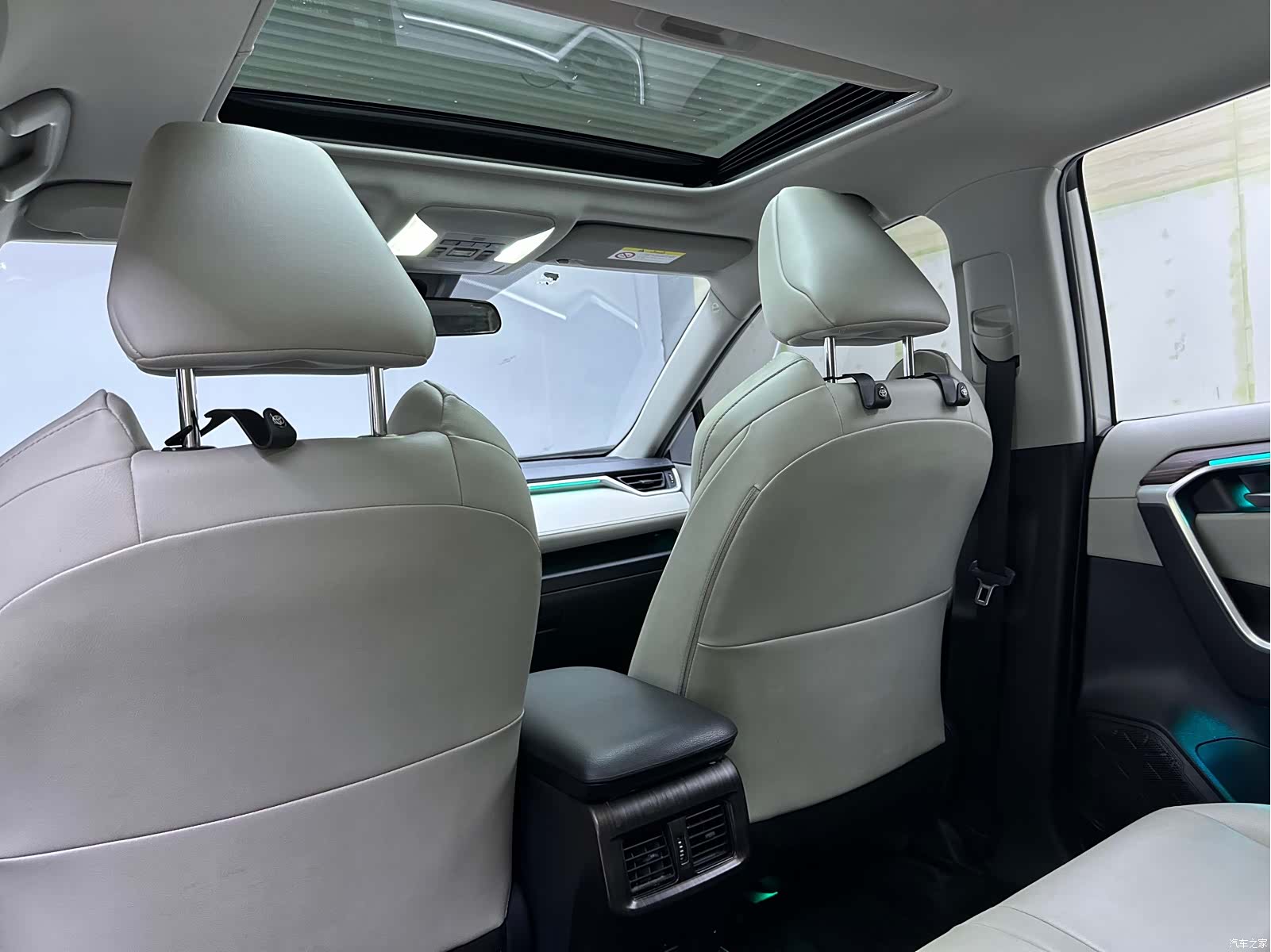 Toyota Wildlander, 2023 11