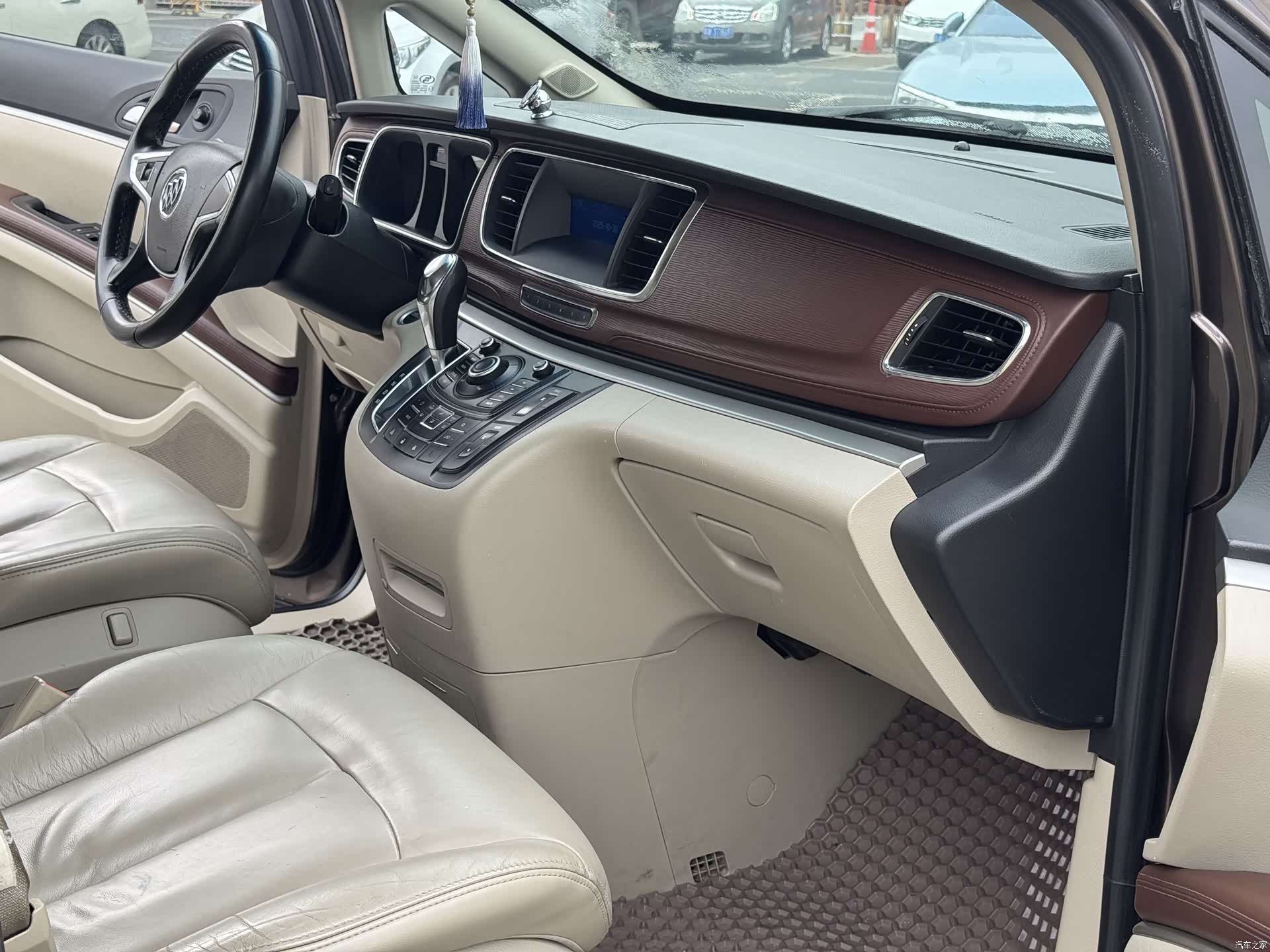 Buick GL8, 2015 16