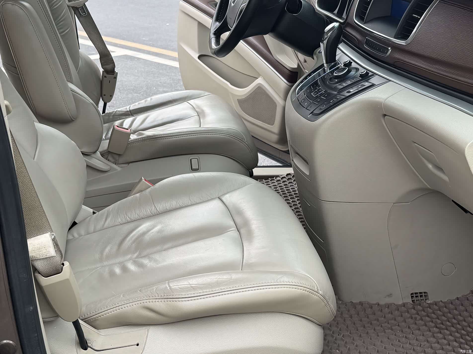Buick GL8, 2015 20