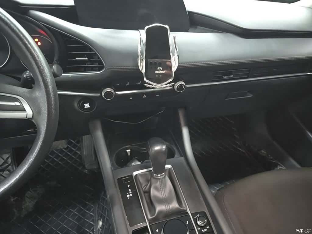 Mazda Mazda3, 2022 13