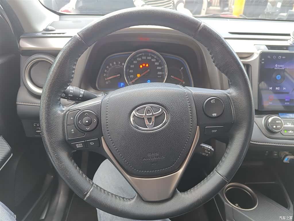 Toyota RAV4, 2014 7