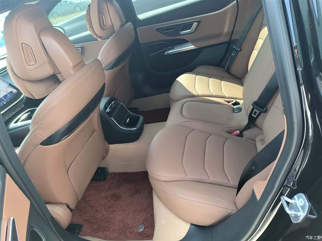 Mercedes-Benz E-Class, 2024 17