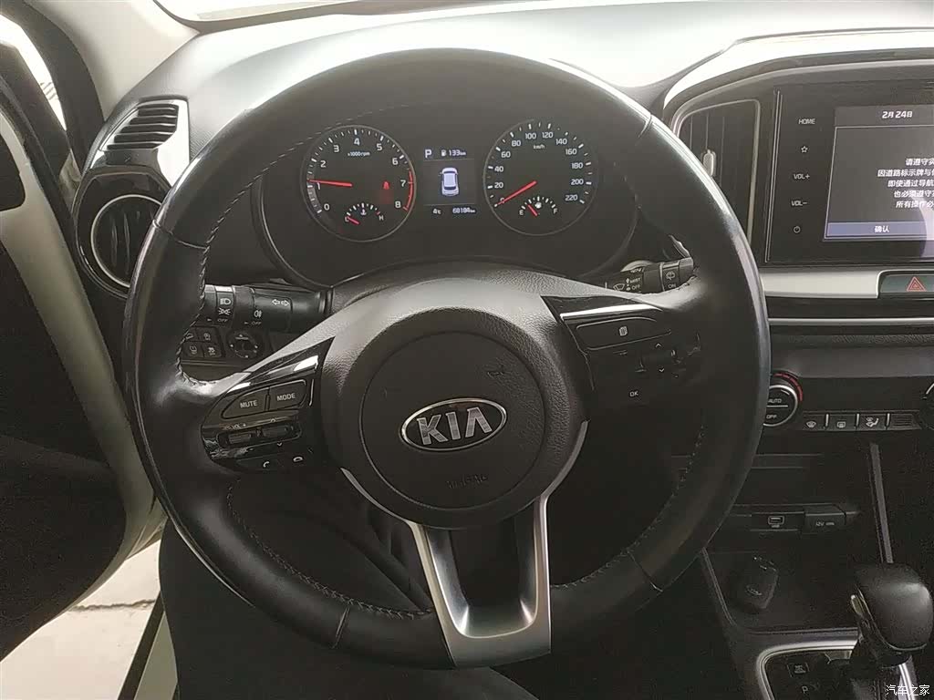 Kia KX1, 2018 11