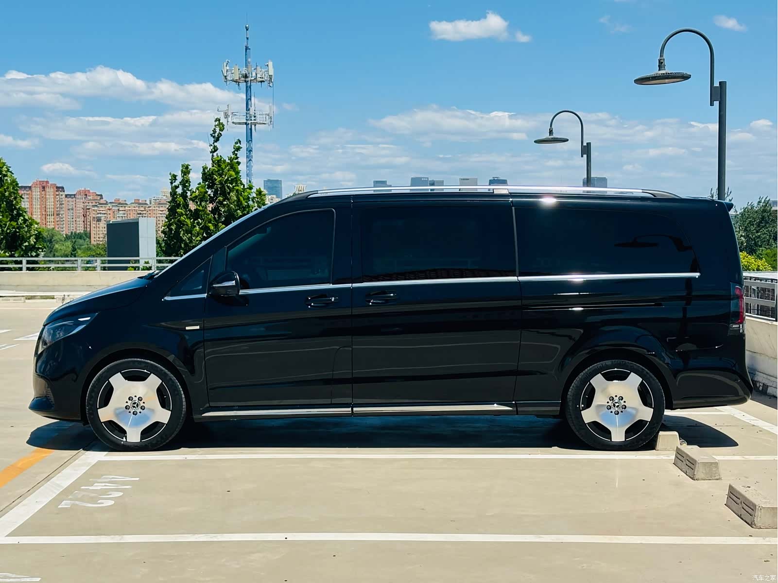 Mercedes-Benz V-Class, 2026 7