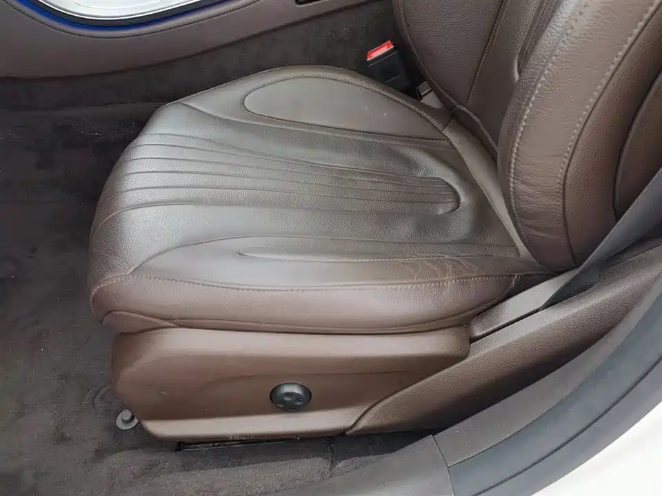 Mercedes-Benz CLS Mercedes-Benz CLS
