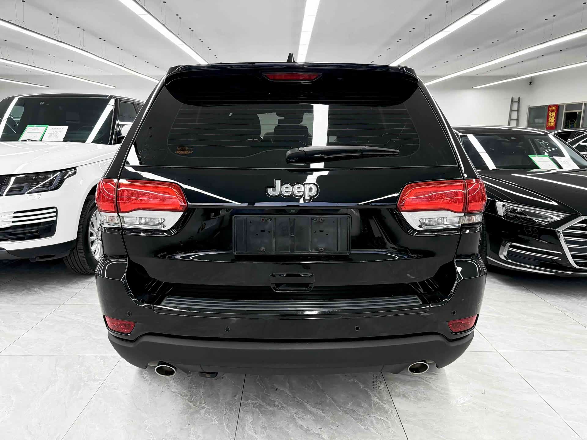 Jeep Grand Cherokee, 2018 все фото
