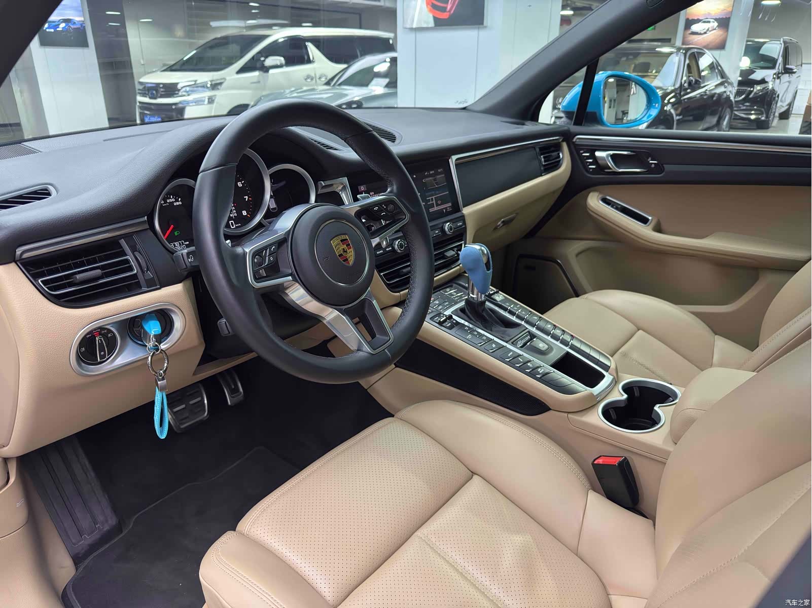 Porsche Macan, 2021 все фото