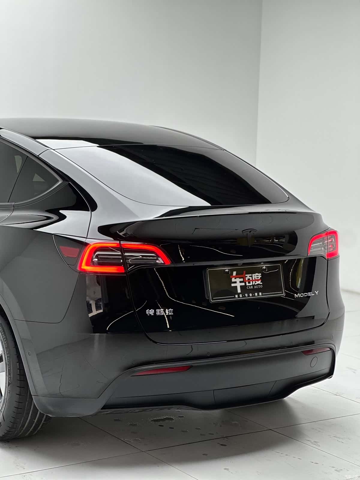 Tesla Model Y, 2023 12
