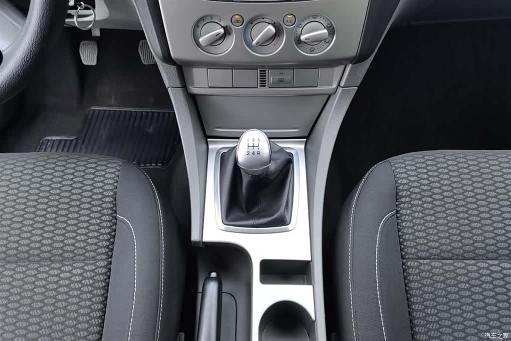 Ford Focus, 2015 16