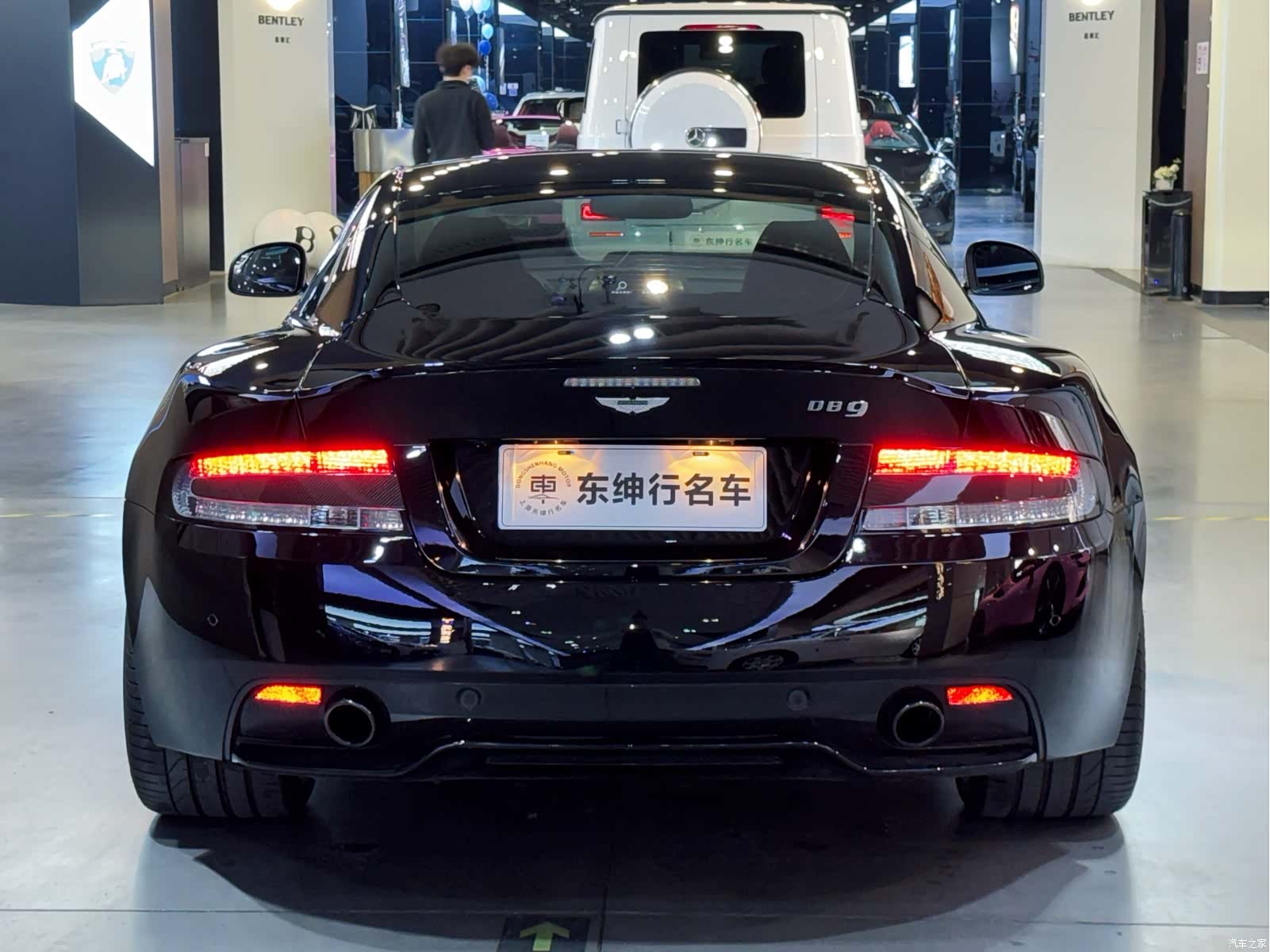 Aston Martin DB9, 2015 все фото