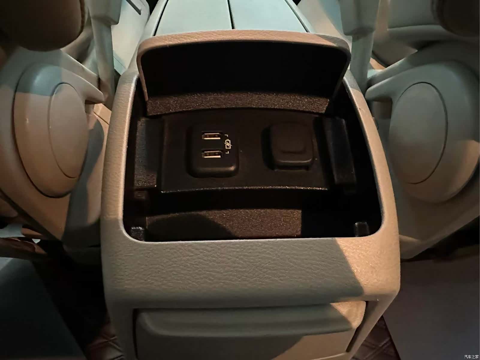 Buick GL8, 2022 13