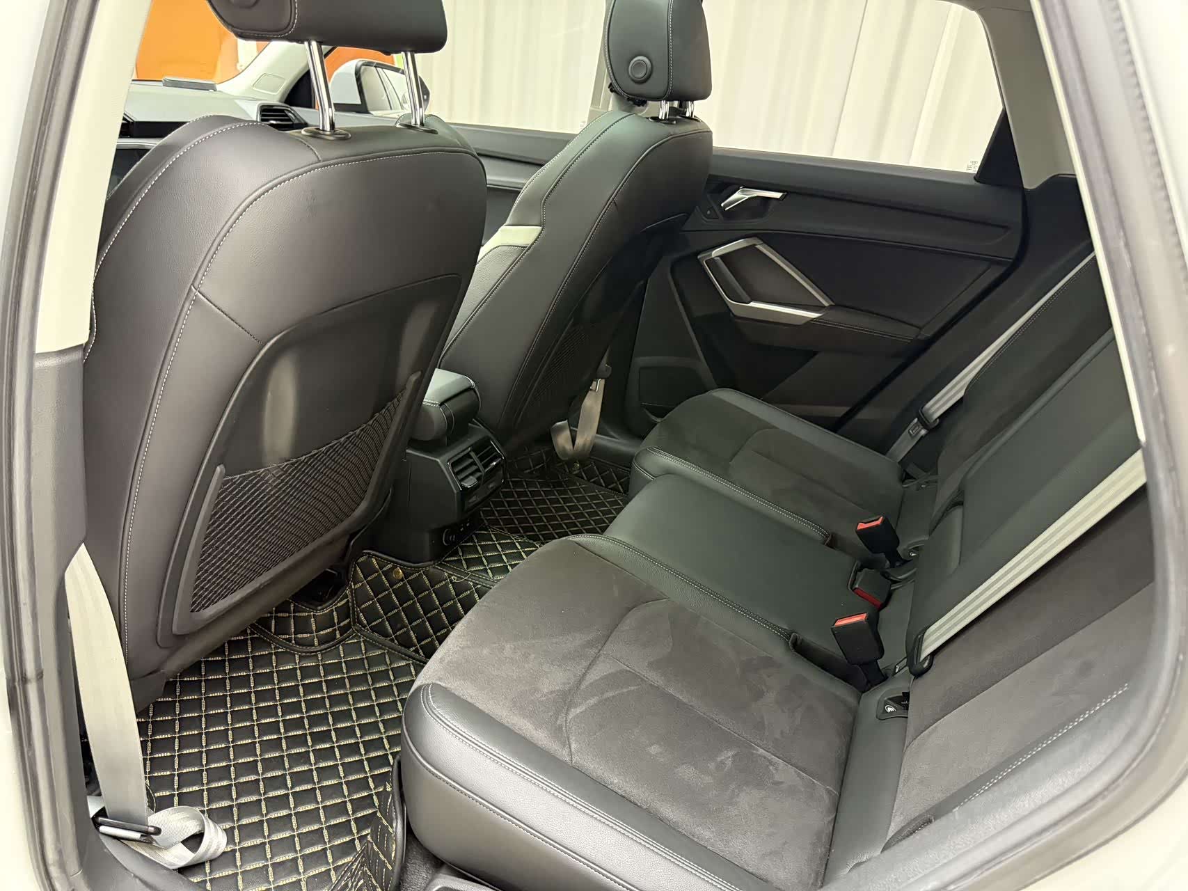 Audi Q3, 2022 11