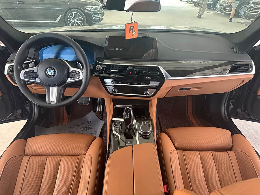 BMW 5 Series 2019, фото 24