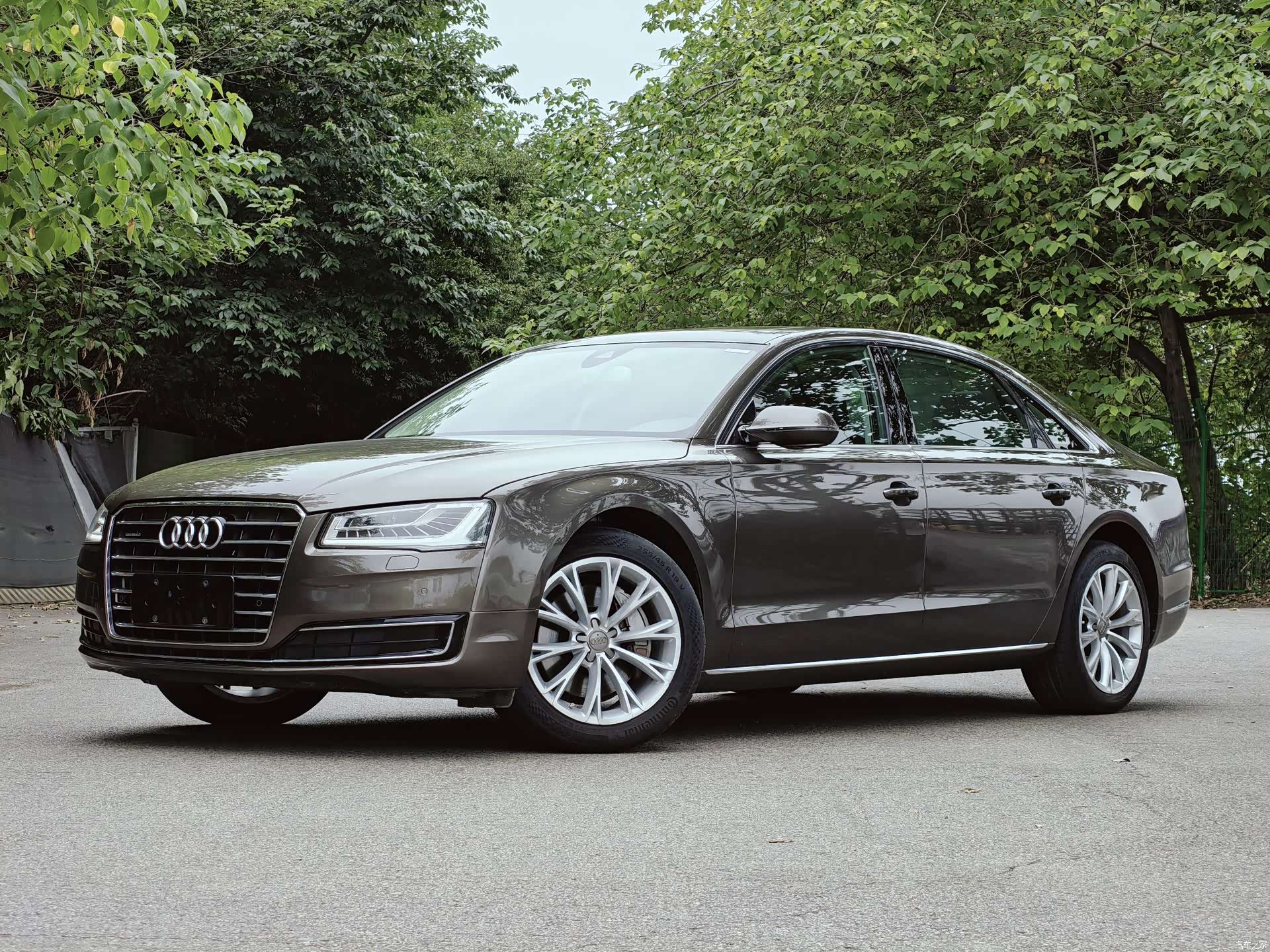 Audi A8L, 2015 1