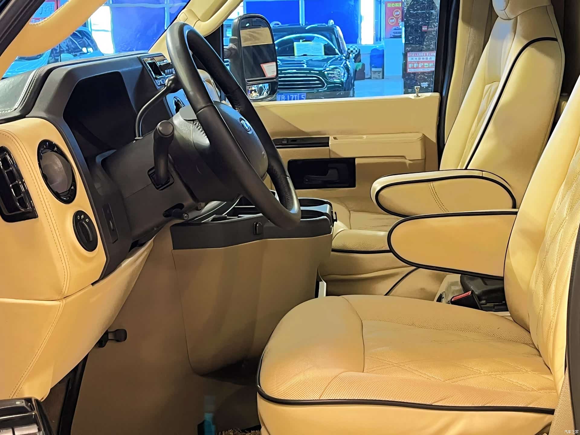 Ford E350, 2012 9