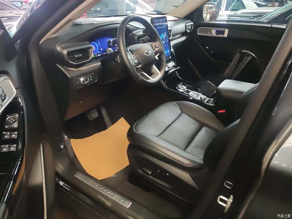 Ford Explorer, 2021 12